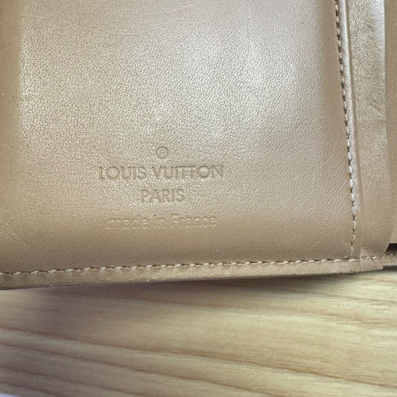 Louis Vuitton Vernis French Purse Beige Wallet with Dust Bag - Picture 7 of 15